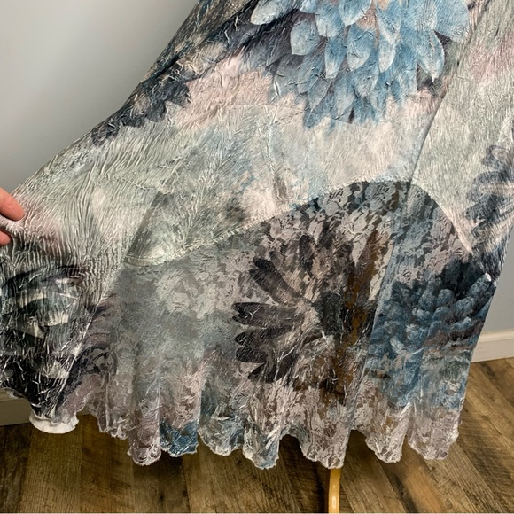 Komarov Charmeuse V-Neck Lace Up Back Crinkle Stretch Blue Floral Maxi Dress M - Picture 8 of 16